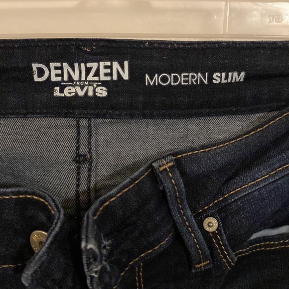 Jeans - Picture 3 of 4
